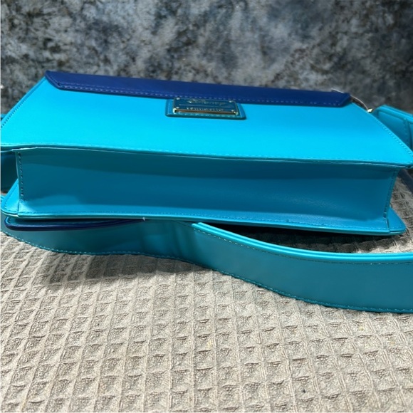 NWT Loungefly Disney Just Around the Riverbend Pocahontas Crossbody Bag - Picture 5 of 5